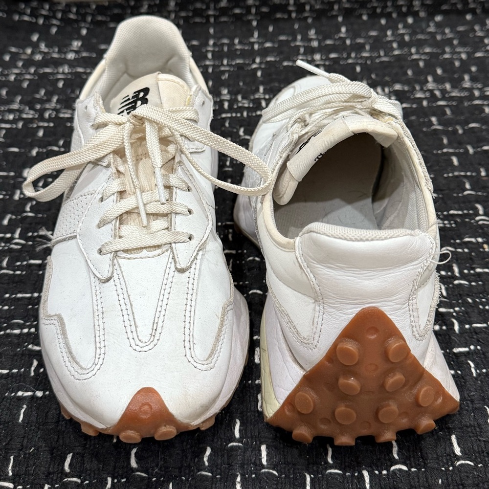 New Balance 327